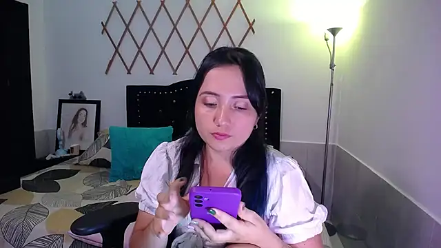 naughty girl 4u online show from September 19, 2025, 8:20 pm