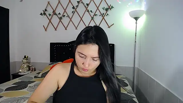 naughty girl 4u online show from February 18, 2026, 9:11 pm