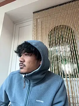 juniiorre online show from October 27, 2025, 7:12 am