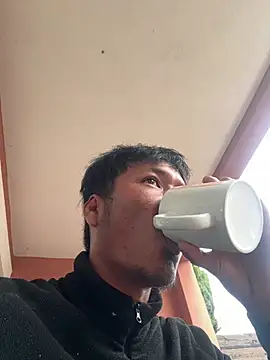 juniiorre online show from April 22, 2026, 3:57 pm