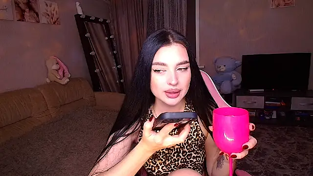   Malika   online show from September 23, 2025, 1:58 pm