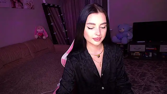   Malika   online show from September 26, 2025, 1:37 pm