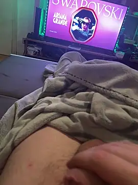 Snapshot of David19932908 chatting on December 5, 2024, 10:34 pm David19932908 online show from December 5, 2024, 10:34 pm