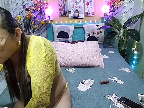 Snapshot of UrAsianPrincessDanie chatting on September 10, 2025, 10:10 pm UrAsianPrincessDanie online show from September 10, 2025, 10:10 pm