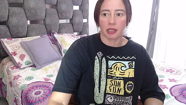 sara hott 1 online show from April 10, 2026, 8:13 pm