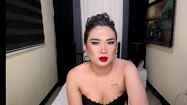 Snapshot of Yesha_harper chatting on July 4, 2026, 4:24 pm Yesha harper online show from July 4, 2026, 4:24 pm