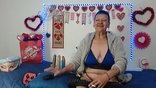 Snapshot of loquitaqueen011 chatting on February 10, 2025, 8:42 pm loquitaqueen011 online show from February 10, 2025, 8:42 pm