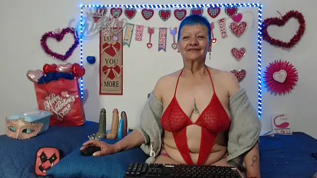 Snapshot of loquitaqueen011 chatting on February 16, 2025, 2:31 am loquitaqueen011 online show from February 16, 2025, 2:31 am