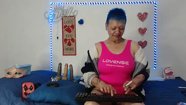 Snapshot of loquitaqueen011 chatting on February 23, 2025, 3:18 pm loquitaqueen011 online show from February 23, 2025, 3:18 pm