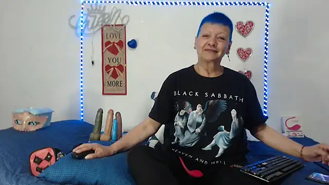 Snapshot of loquitaqueen011 chatting on February 27, 2025, 8:20 pm loquitaqueen011 online show from February 27, 2025, 8:20 pm