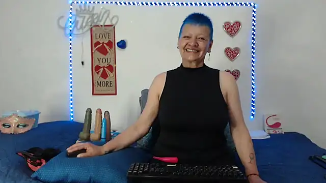 Snapshot of loquitaqueen011 chatting on March 7, 2025, 7:16 pm loquitaqueen011 online show from March 7, 2025, 7:16 pm