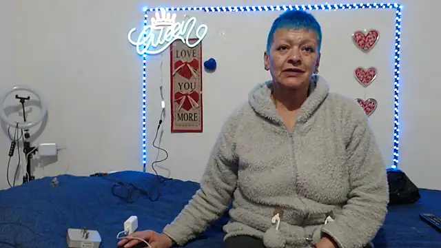 Snapshot of loquitaqueen011 chatting on March 12, 2025, 12:42 am loquitaqueen011 online show from March 12, 2025, 12:42 am