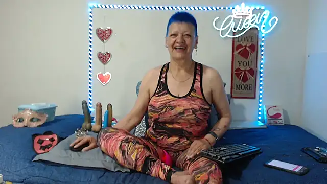 Snapshot of loquitaqueen011 chatting on September 21, 2025, 4:41 pm loquitaqueen011 online show from September 21, 2025, 4:41 pm