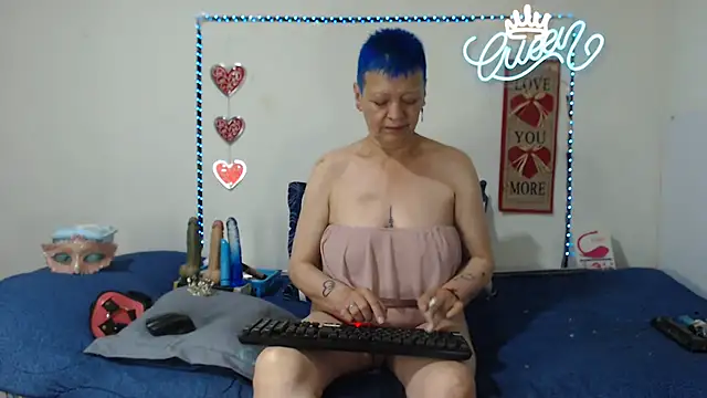 Snapshot of loquitaqueen011 chatting on November 1, 2025, 4:20 pm loquitaqueen011 online show from November 1, 2025, 4:20 pm