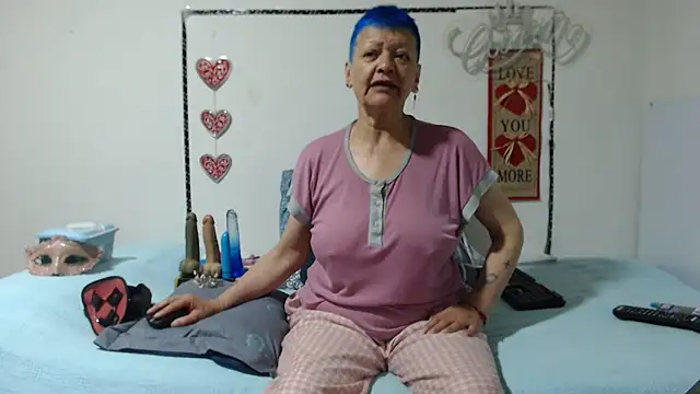 Snapshot of loquitaqueen011 chatting on November 26, 2025, 2:40 pm loquitaqueen011 online show from November 26, 2025, 2:40 pm