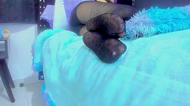 amareto queen online show from October 31, 2025, 10:22 pm