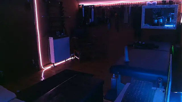 Ginny-the-bdsm-nympho online show from January 8, 2026, 5:59 pm