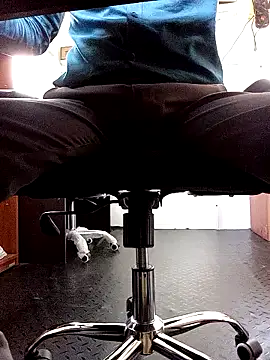 robinsan1010 online show from March 20, 2025, 5:57 am