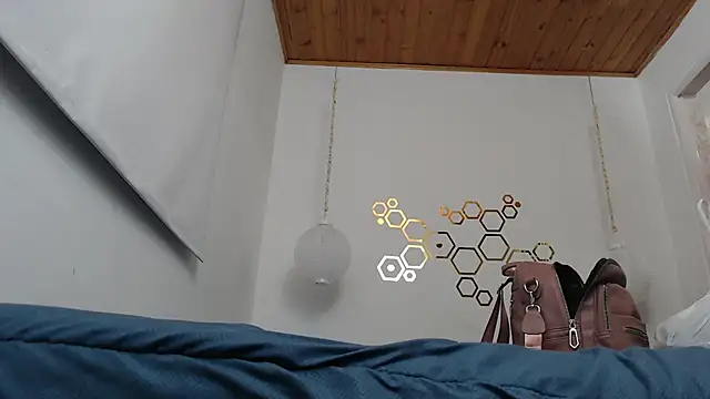 adriscute online show from March 23, 2025, 3:10 am