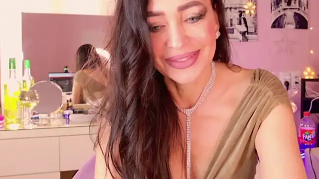 Snapshot of NaomiBlack35 chatting on December 25, 2024, 6:52 pm NaomiBlack35 online show from December 25, 2024, 6:52 pm