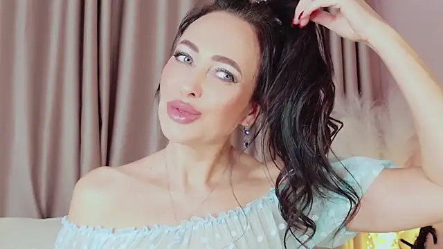 Snapshot of NaomiBlack35 chatting on February 7, 2025, 7:06 pm NaomiBlack35 online show from February 7, 2025, 7:06 pm