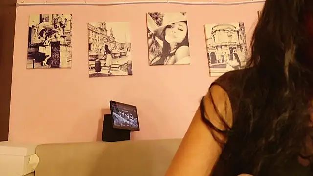 Snapshot of NaomiBlack35 chatting on September 11, 2025, 6:19 pm NaomiBlack35 online show from September 11, 2025, 6:19 pm