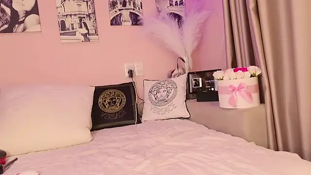 Snapshot of NaomiBlack35 chatting on October 25, 2025, 7:08 pm NaomiBlack35 online show from October 25, 2025, 7:08 pm