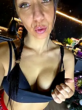 LeticiaWoods online show from December 22, 2025, 7:05 am