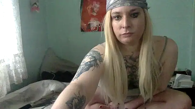 Snapshot of alexabunni chatting on April 30, 2026, 4:02 pm alexabunni online show from April 30, 2026, 4:02 pm