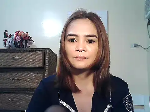 Kisses-13 online show from September 18, 2025, 5:26 pm