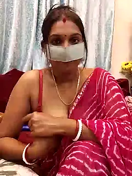 Queen Dolly online show from December 29, 2024, 5:44 pm