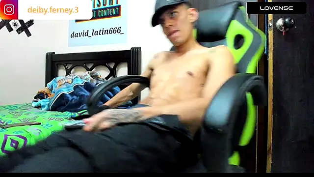 davidlatin66 online show from December 16, 2024, 12:37 am