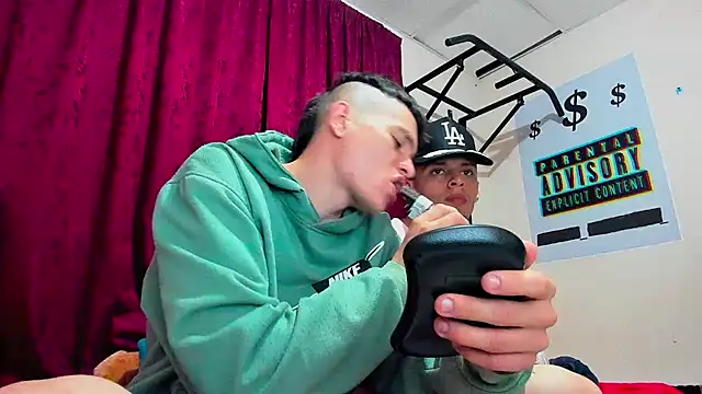 davidlatin66 online show from October 10, 2025, 4:00 am