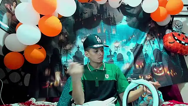 davidlatin66 online show from October 17, 2025, 1:20 am