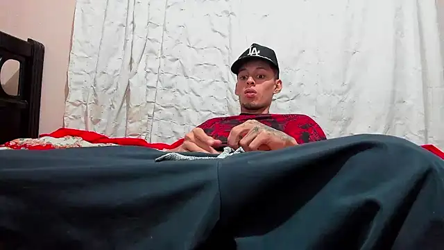 davidlatin66 online show from February 7, 2026, 12:14 am