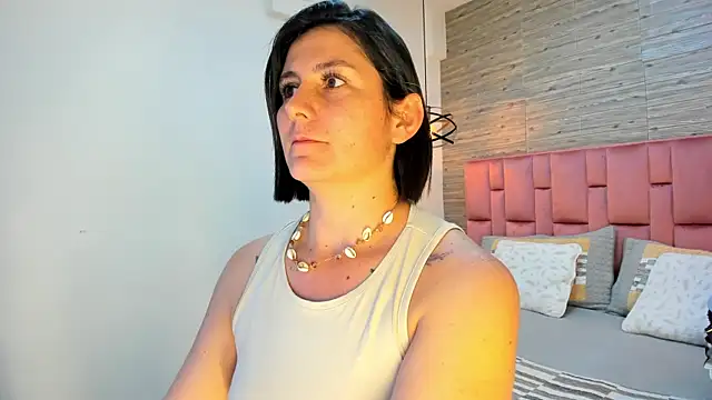 SarahDeyvis online show from February 14, 2025, 7:33 pm