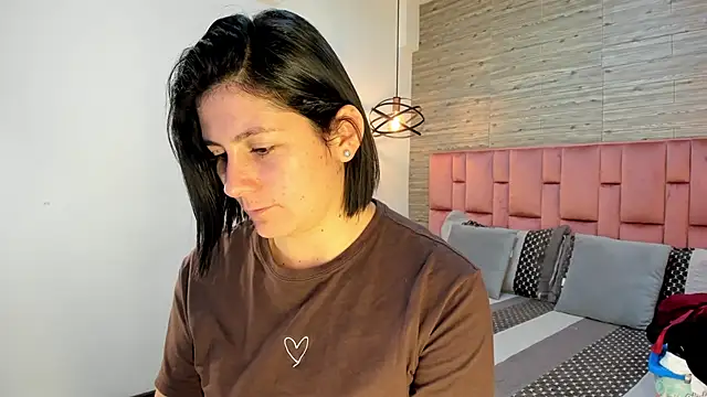 SarahDeyvis online show from February 25, 2025, 1:50 pm