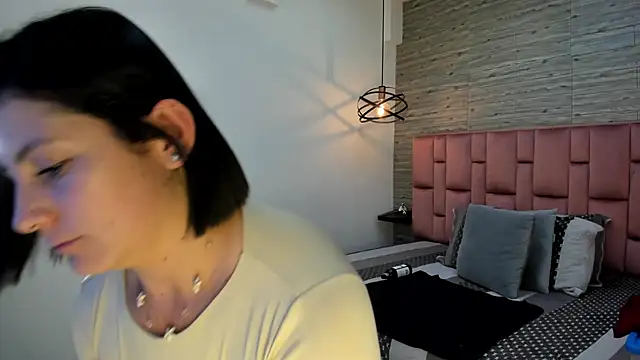 SarahDeyvis online show from February 26, 2025, 5:17 pm