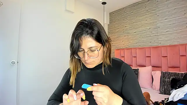 SarahDeyvis online show from September 19, 2025, 2:51 pm