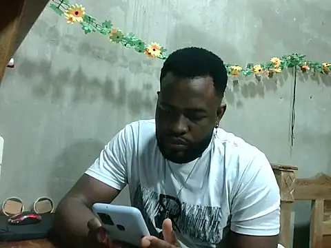 2ocmaxi online show from September 8, 2025, 11:59 pm