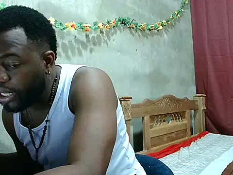 2ocmaxi online show from September 11, 2025, 4:40 pm