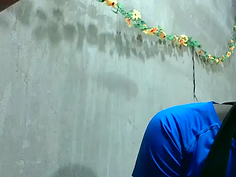 2ocmaxi online show from November 24, 2025, 8:30 pm