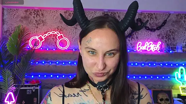 Snapshot of Cool_Freak_ chatting on June 14, 2026, 10:06 am Cool Freak online show from June 14, 2026, 10:06 am