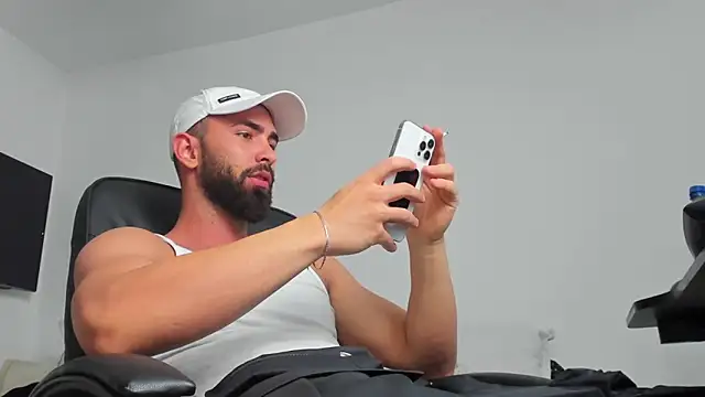 MichaelMasterss online show from December 30, 2024, 8:47 pm