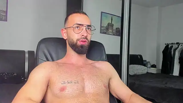 MichaelMasterss online show from January 10, 2025, 9:42 pm