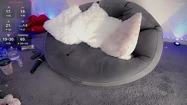 aysuncum online show from February 13, 2025, 11:06 am