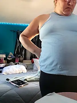 SexyNikki6969 online show from April 18, 2026, 1:15 pm