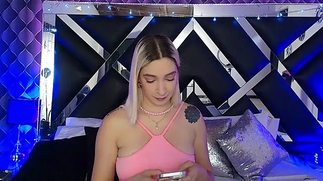 Snapshot of victoriaa_lee_ chatting on May 15, 2026, 8:16 pm victoriaa lee online show from May 15, 2026, 8:16 pm