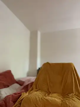 mossy kiss online show from April 28, 2026, 6:24 pm