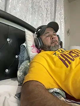 Snapshot of Cristian-Brayan chatting on October 30, 2025, 10:49 am Cristian-Brayan online show from October 30, 2025, 10:49 am